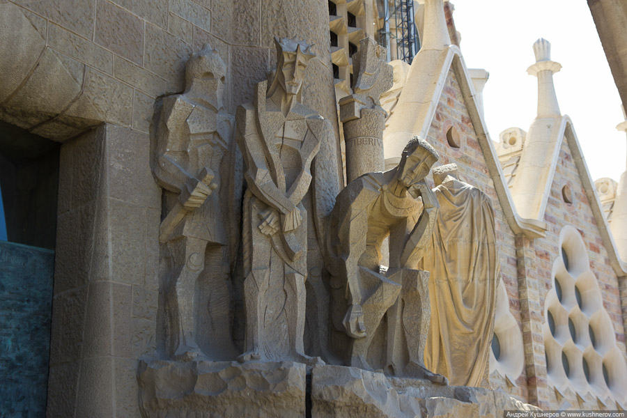 sagrada_familia_facade_of_passions6