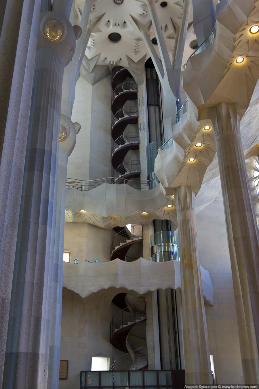 sagrada_familia_inside11